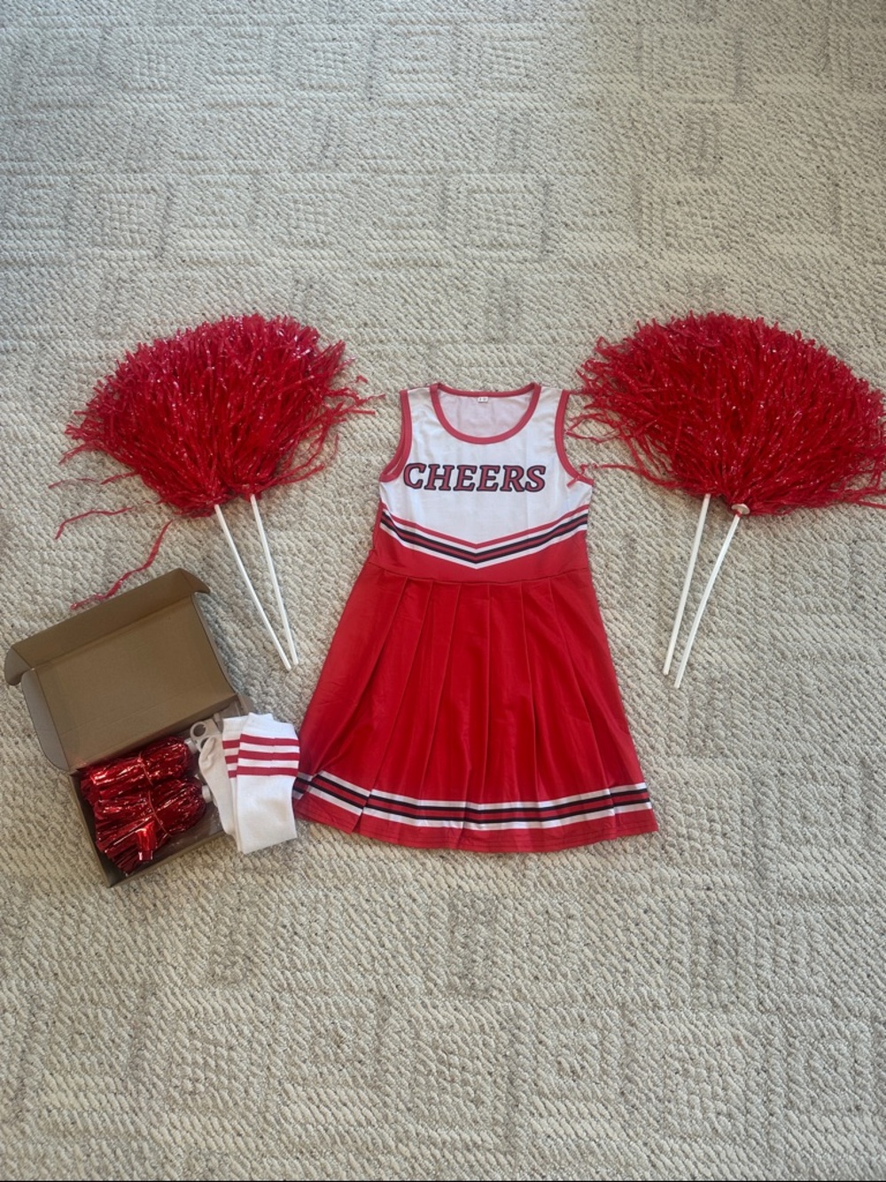 📣 Girls Cheerleader Costume
 (Size 8-9Y) with extra poms